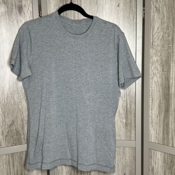 Lululemon T Shirt Medium Gray Color Short Sleeves Size M - Picture 1 of 4